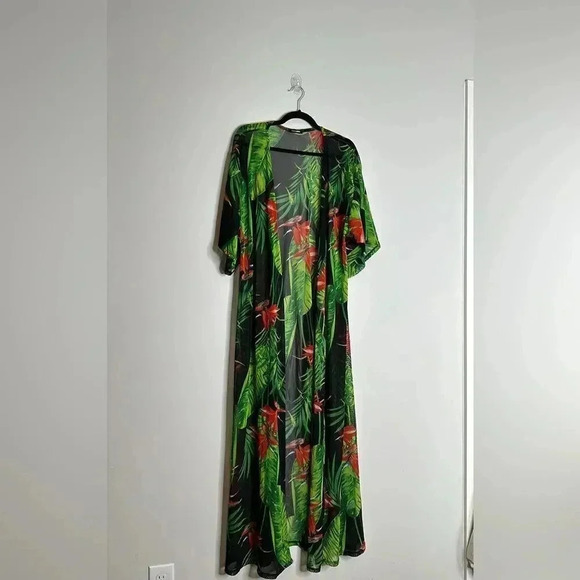 Tropical Black Cover-up - Picture 6 of 7